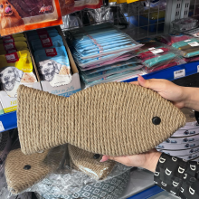 Cào mèo hình cá lớn